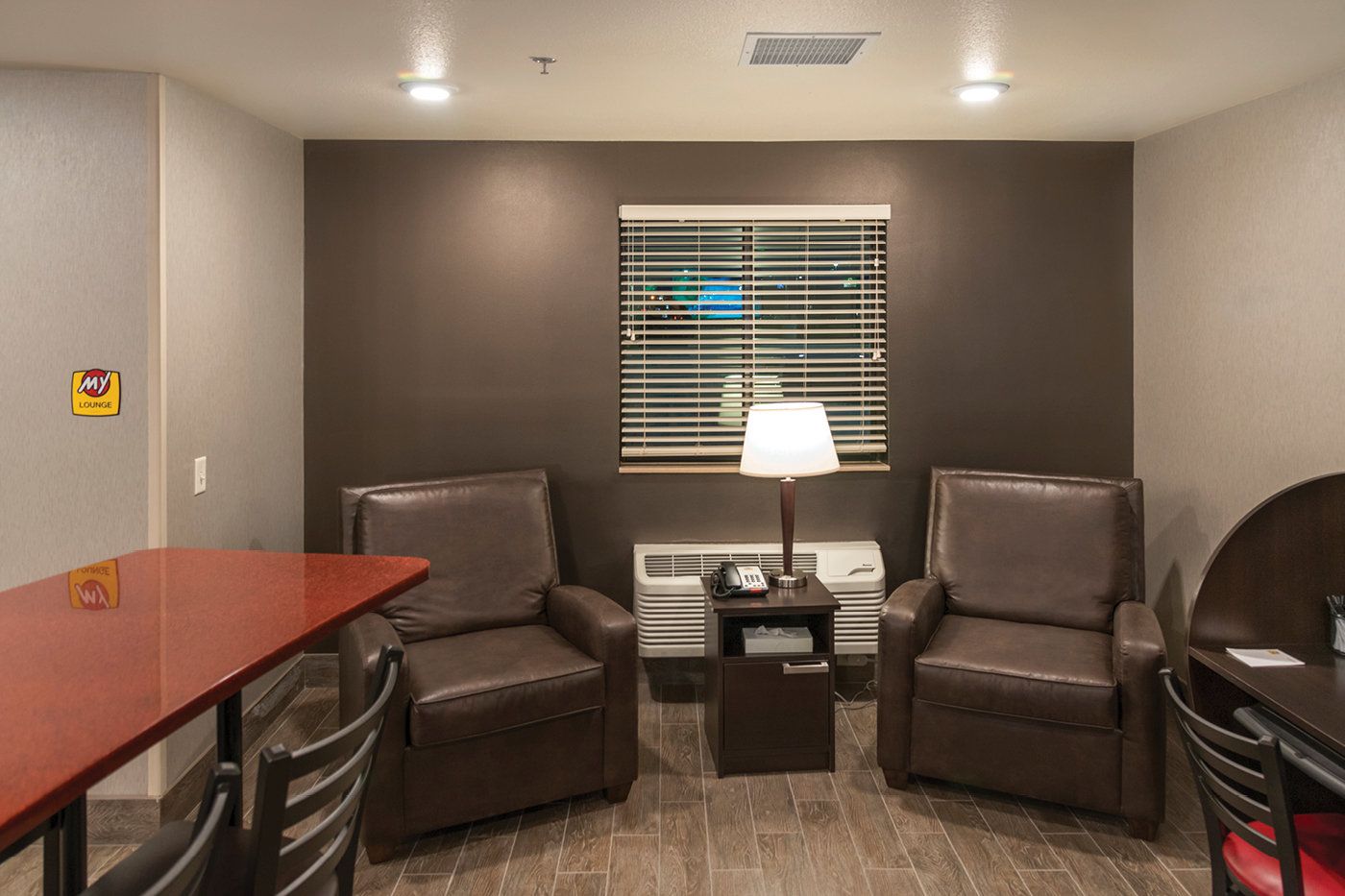 Living room view of My Place Hotel-Hastings, Ne