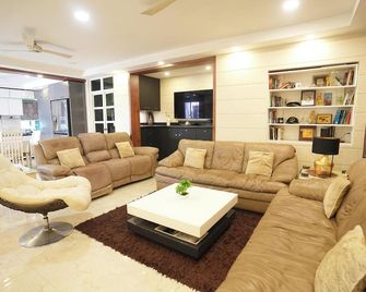 Eastern Elyst by Jadecapsnr Bp Poddar Hsp Alipore - Calcutta - Area lounge