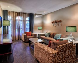 피어몬트 멧코트 코로니 토호이안두 - 토호얀도우 - 거실