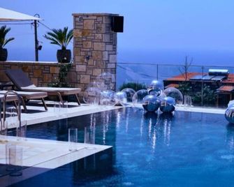 Vila Infinity-Luxury Rooms - Himare - Basen