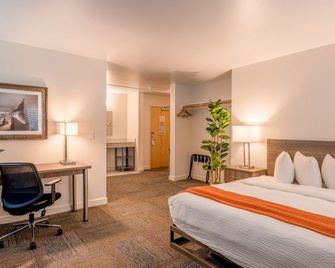 Inn At Moss Landing Point - Moss Landing - Bedroom