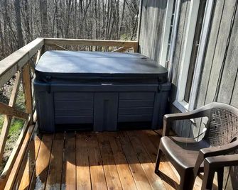 Secluded Cabin Rental, Perfect For An Oh - Scio - Balcón