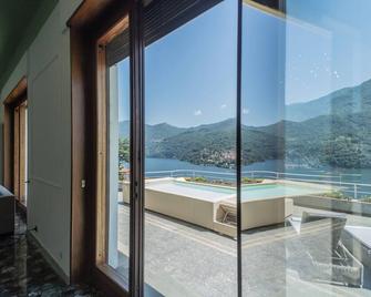 Villa Chiara Lake Como with private garden - Moltrasio - Balcony