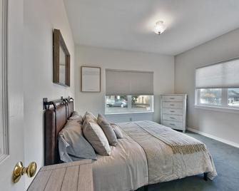 230 4th Street - Ashland - Bedroom