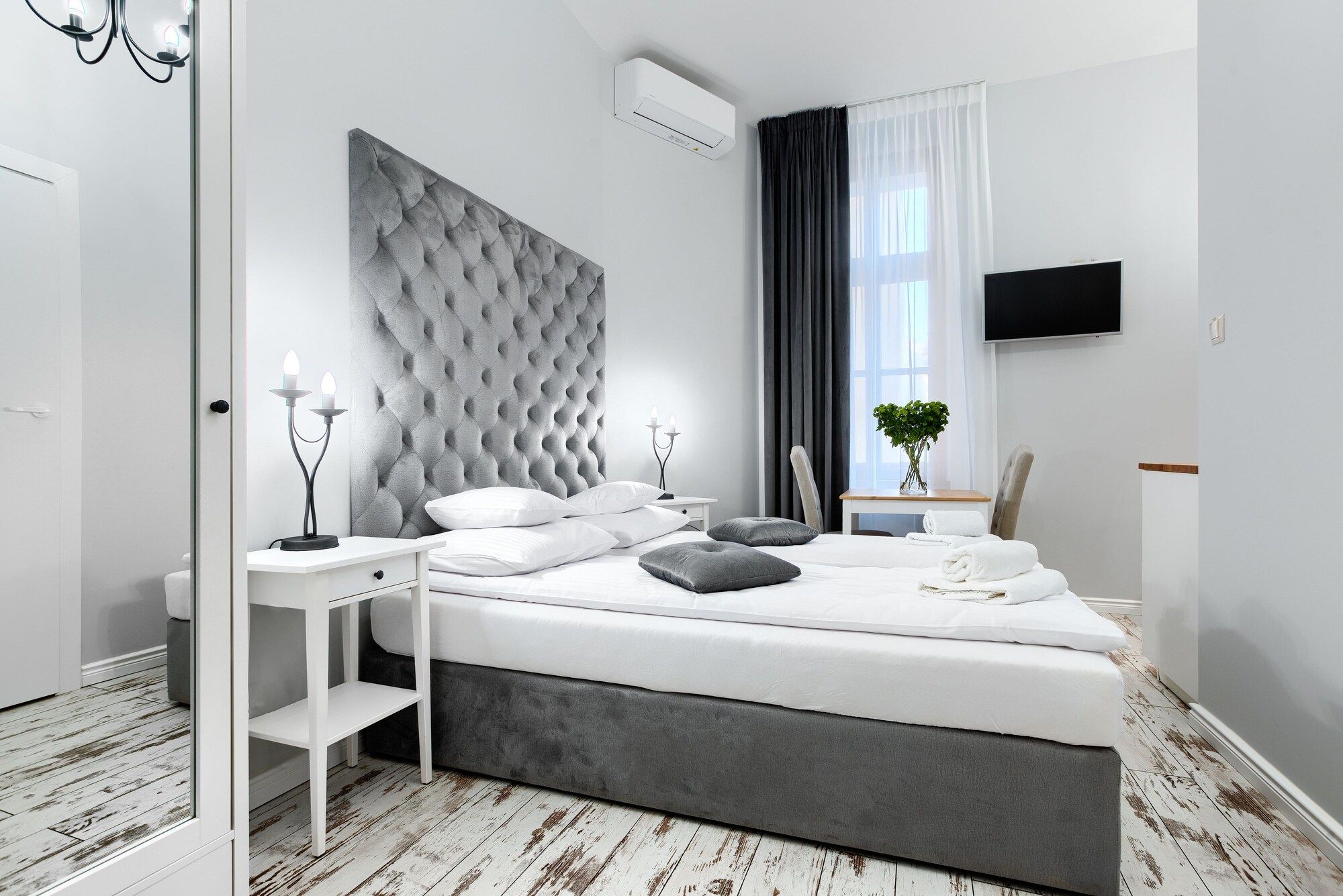 أبارتهوتل 1899 باي بلاتينوم