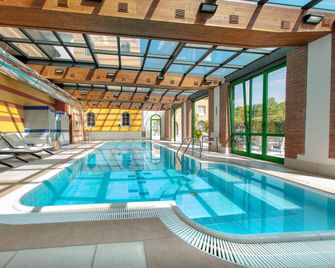 Hotel Villa Malaspina - Castel d'Azzano - Pool