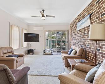 Fingal Street 10 - Nelson Bay - Living room
