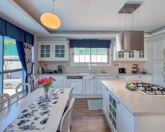 Villa Limon - Kusadasi - Kuchyň