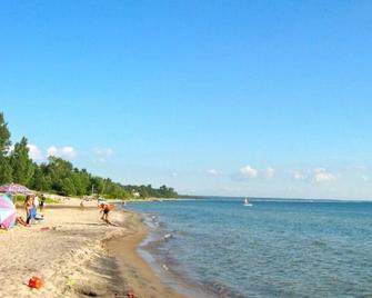 Cozy Beachside Getaway – Steps from Balm Beach! - Midland - Strand