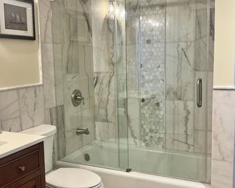 Relax On Beautiful Davis Islands - Tampa - Bathroom