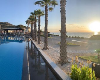 Tesoro Blu Hotel & Spa Adults Only - Skala - Piscină