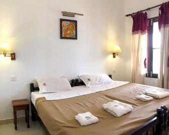 Romantic stay along the Kerala Backwaters - Thanneermukkom - Bedroom