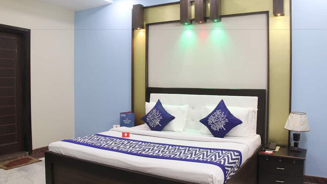 OYO 4096 Hotel Divyanshi