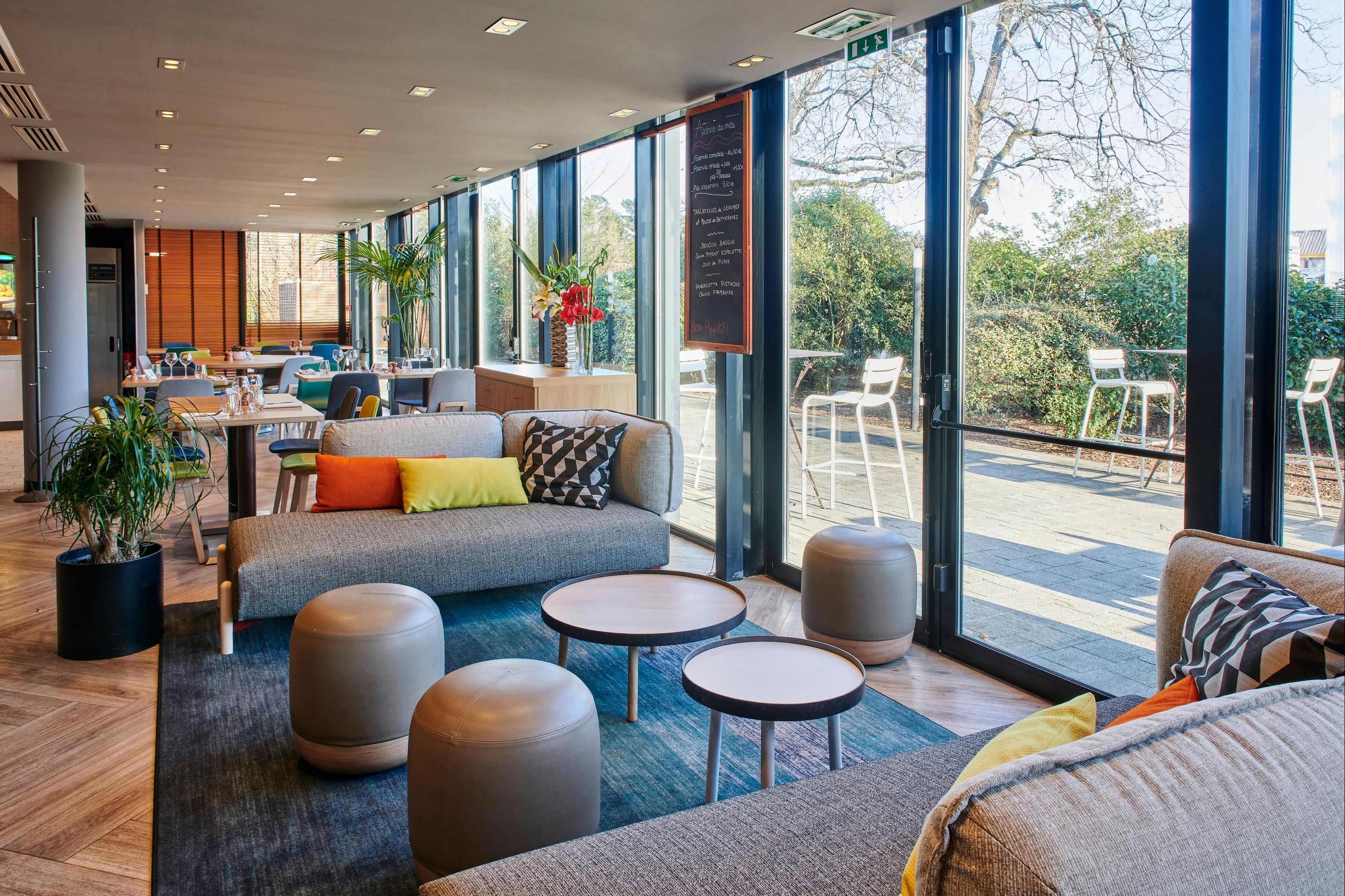 Holiday Inn Bordeaux - Sud Pessac By IHG - Pessac - Bar