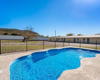 Rodeway Inn Kingsland - Lake Lbj - Kingsland - Pool