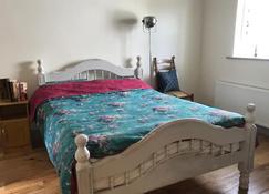 An Bothán-Cosy Cottage in the Cooley Mountains - Dundalk - Bedroom