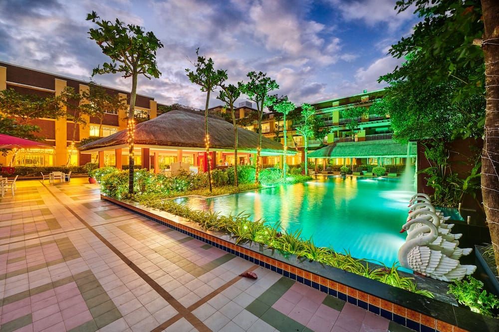 مايفير وايفز