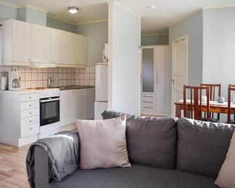 Gorgeous Home In Hasslö With Wifi - Karlskrona - Wohnzimmer