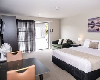 58 On Cron Motel - Franz Josef Glacier - Sovrum