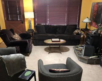 Charming Country Home Located on 1,000 Acre Ranch - Only 10 minutes to Pinnacles - Paicines - Living room
