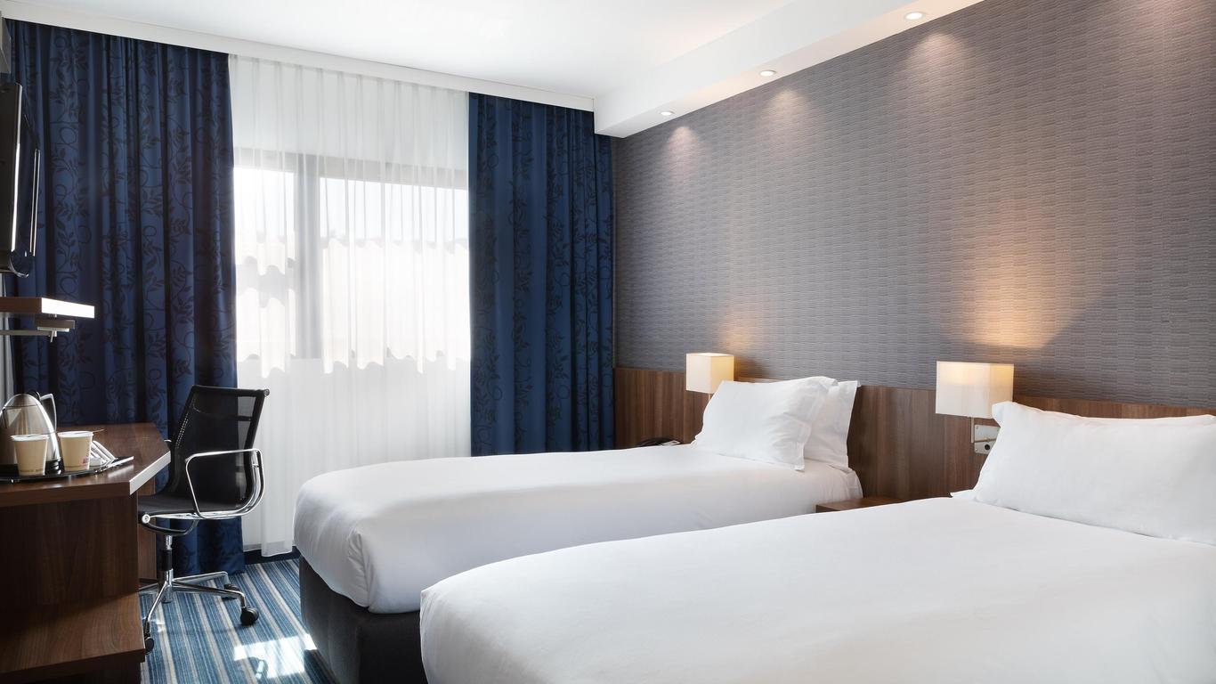 Holiday Inn Express Marseille Airport By IHG