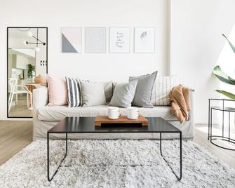 توب رينتالز بيلجرانو - فيسينتى لوبيز - غرفة معيشة