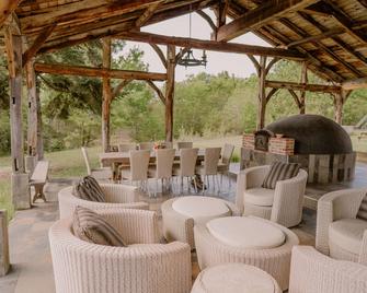 Luxurious property with Spa & Lake near the ocean - Mézos - Patio