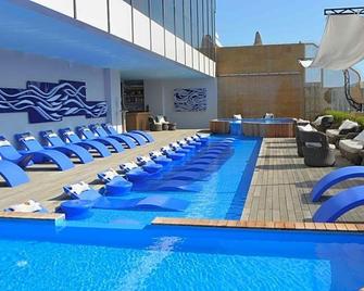 Landmark Hotel Baku - Baku - Pool