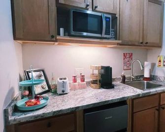 The Cranny at Main Street Suites - Van Buren - Küche