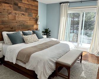 Lakefront Bliss:Luxury,Comfort and unforgettable views-7bedroom w/hot tub - Bala - Bedroom