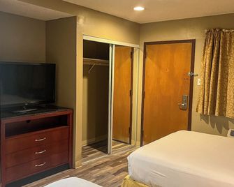 Studio 6 Green Tree Bvld - Victorville