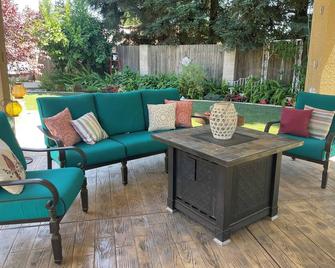 Brand new guest house in Clovis neighborhood - Clovis - Patio