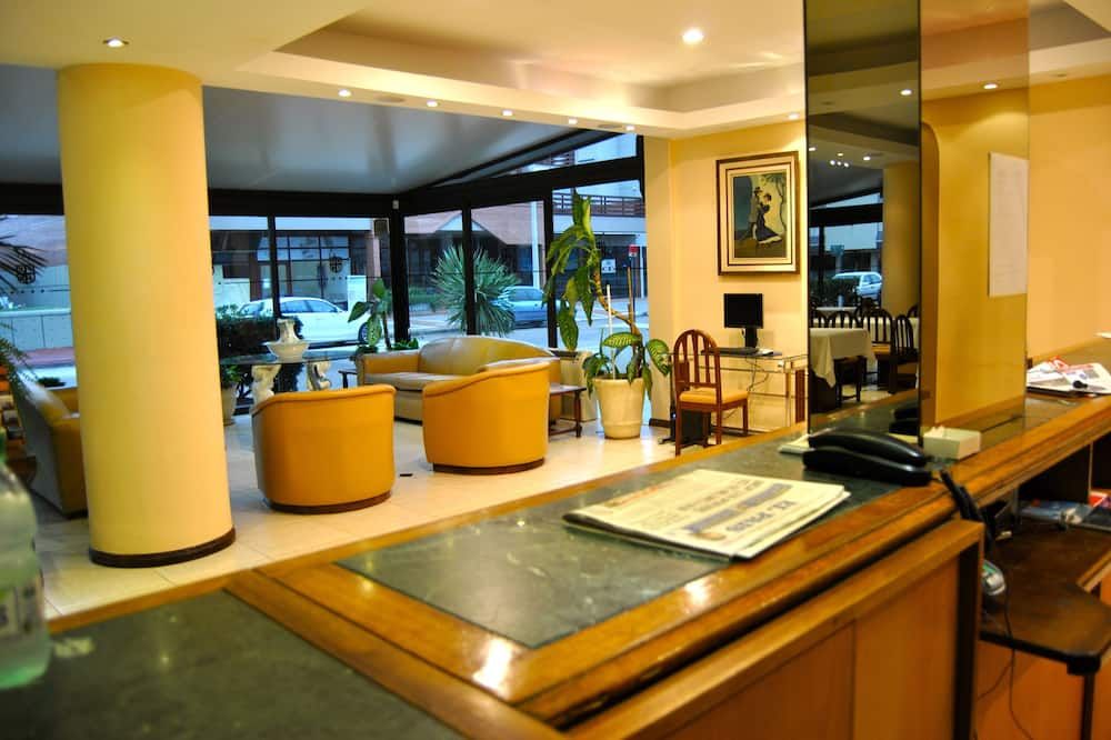 هوتل 24 - بونتا ديل إست - ردهة