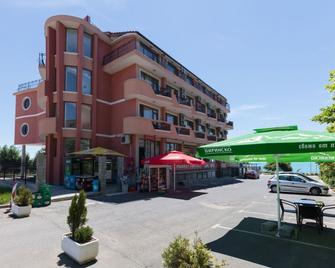 Hotel Fantasy Beach - Sveti Vlas - Building