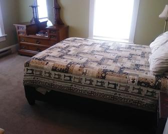 Steamers Bed & Breakfast - Gagetown - Bedroom