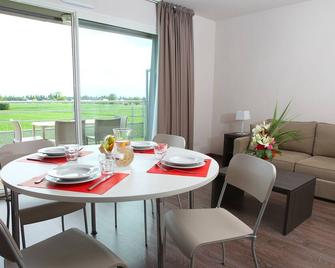 Apartment close to Mont Saint Michel - Roz-sur-Couesnon - Salle à manger