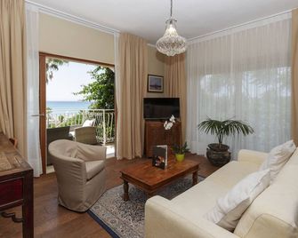 Hotel Simius Playa - Villasimius - Living room