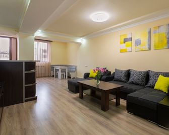 Umba Apartment N5 - balcony and Mount Ararat view - Yerevan - Living room