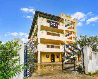 OYO 829441 Haritha Resorts - Bhongir - Building