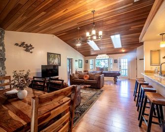 Yosemite Sierra Blossom - Yosemite West - Sala de estar