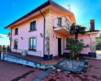 Etna panoramic villa with swimming pool - Sant'Alfio - Edificio