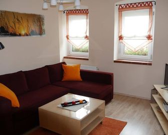 Haus Vinea - Apartment - Apartment, shower, toilet, non-smoking - Kallstadt - Wohnzimmer