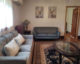 5 Beds 2 Bathroom Appartment - Cambridge - Stue