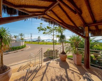 Hotel Costa Norte Massaguaçu - קאראגוואטטובה - מרפסת