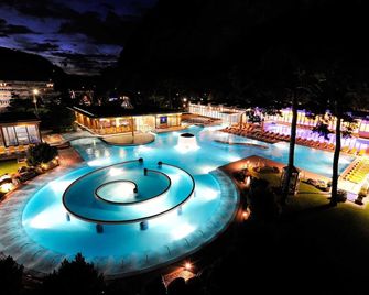 Historic chalet from 1714 in Plans-sur-Bex, Gryon-Villars-Les Diablerets - Bex - Piscina