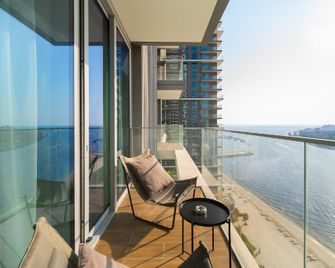 Perfect sea view, Private beach access, 2-BDR - Dubai - Balcony