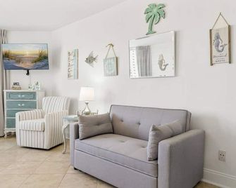 Beach Front Ocean View Condo - Top Of The Gulf 804 - Panama City Beach - Σαλόνι