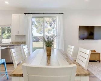Two Bedroom guest house in Gilbert - Gilbert - Dining room
