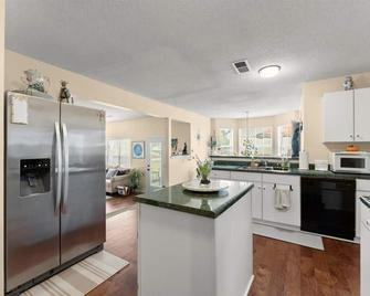 New 4 Bedroom Lithonia Home With Office - Lithonia - Kitchen