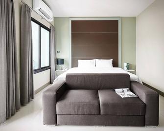 Green Point Residence Hotel - Mueang Nonthaburi - Bedroom